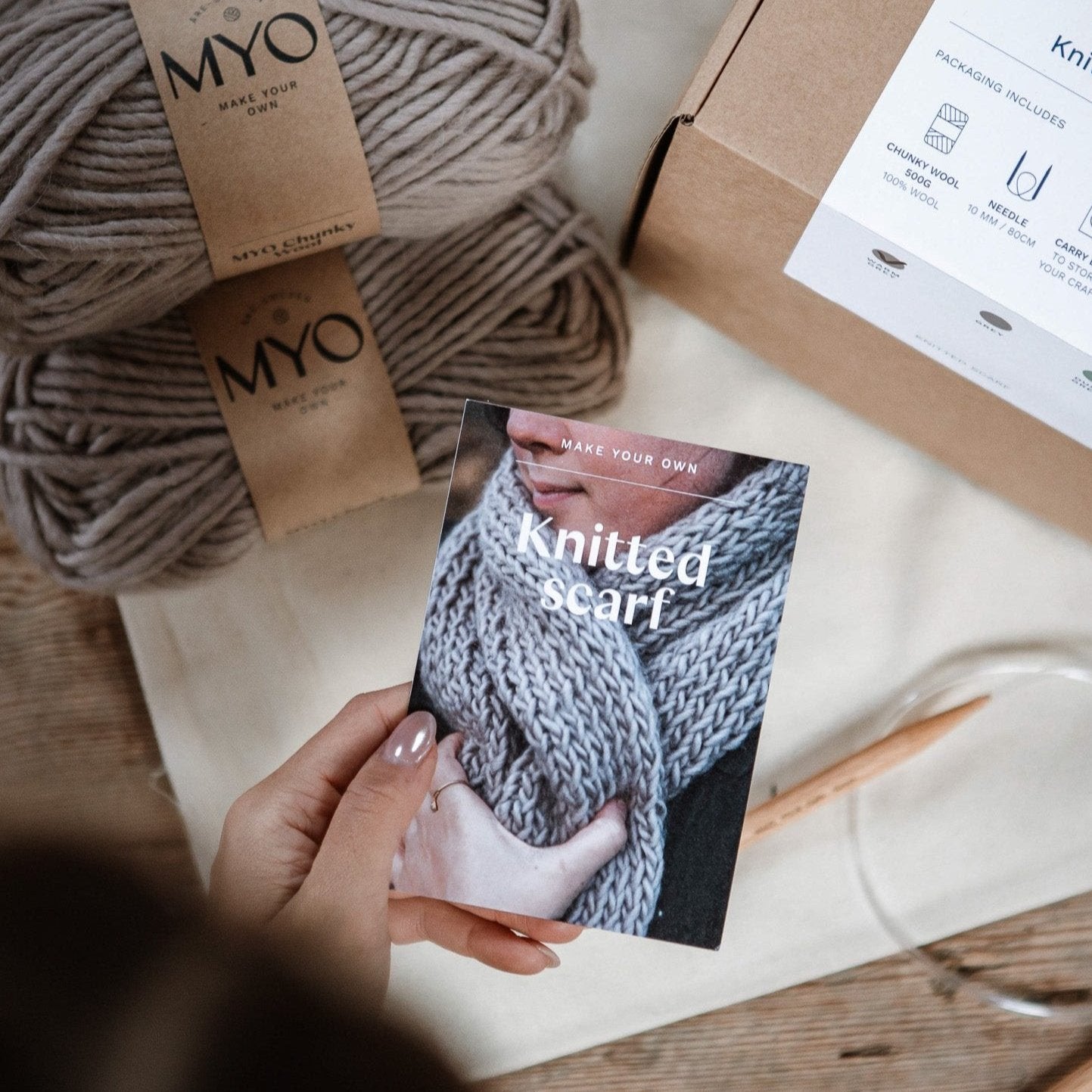 DIY-kit: Stickad halsduk