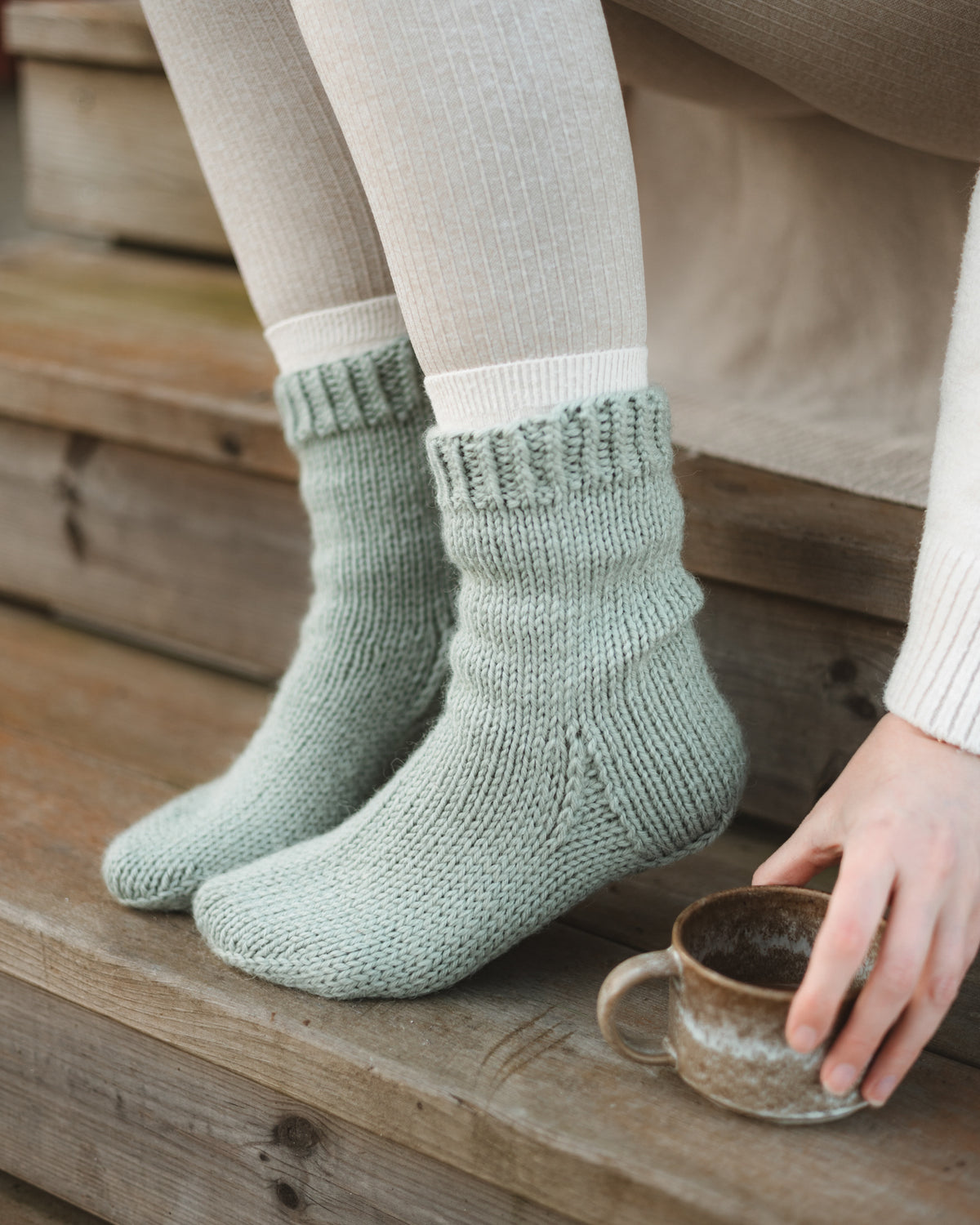DIY-kit: Stickade sockor "Anita"