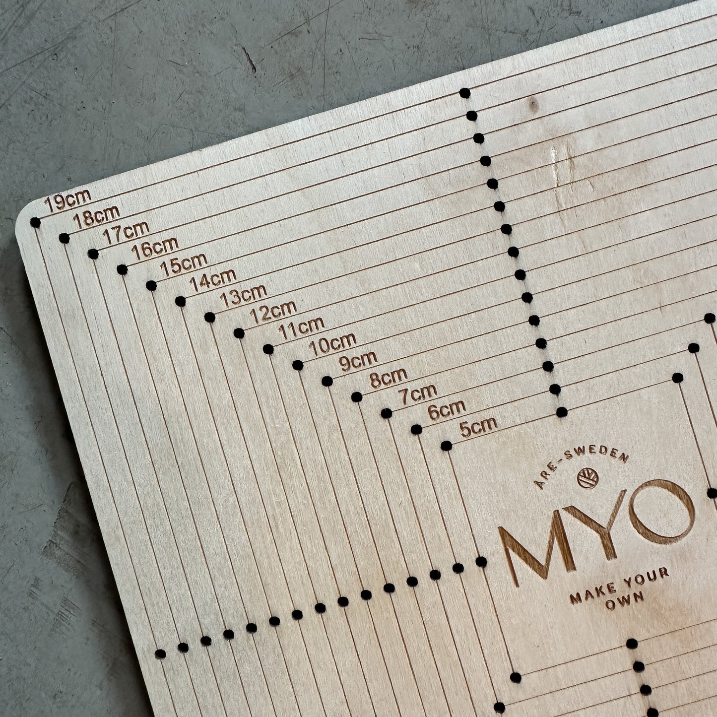 MYO Houten blokplaat + 8 metalen pinnen