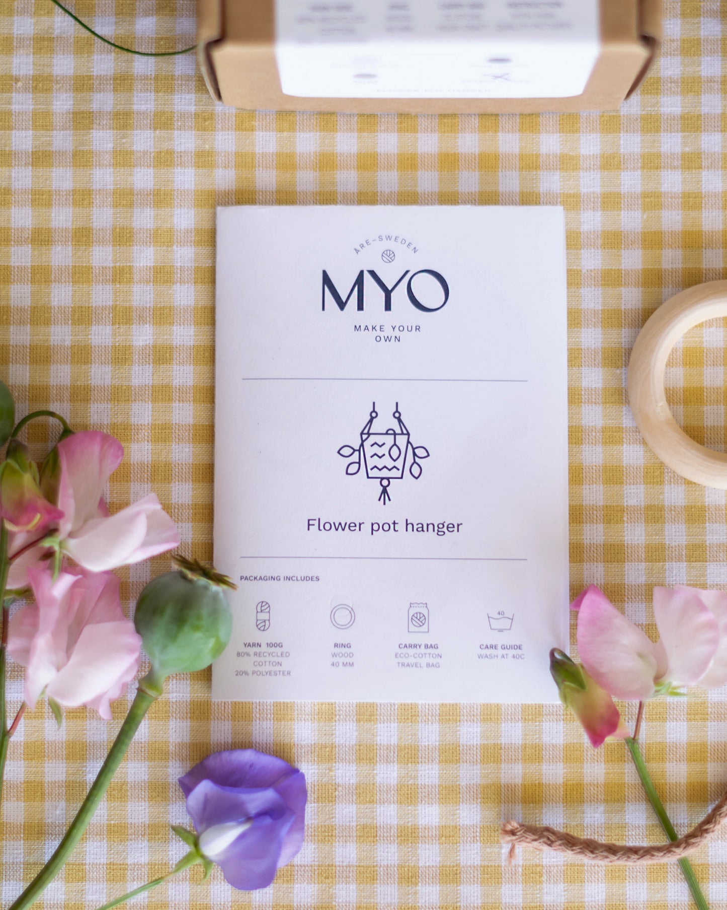 DIY kit: Macramé plant hanger