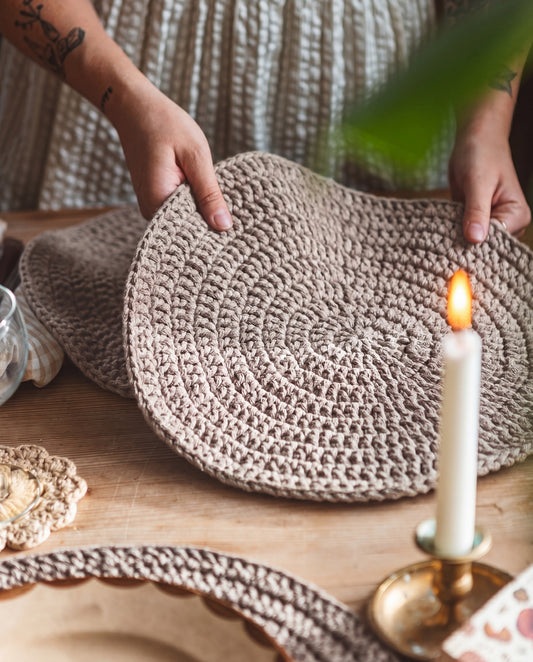 DIY-kit: Virkade tallriksunderlägg
