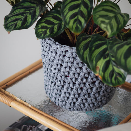 DIY kit: Crocheted flower pot